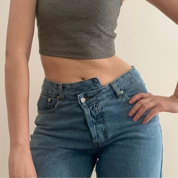 CRISS CROSS BUTTON FRONT MID RISE JEANS - M - Picture 4 of 14